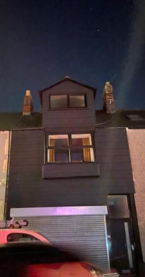 City Center House, Cardiff, parking permit and garden